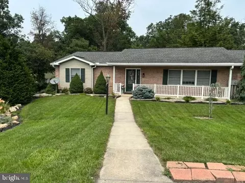 8 Oxford Ct #8, Chambersburg, PA 17201