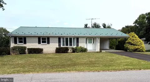 6404 Hillcrest St, Mercersburg, PA 17236