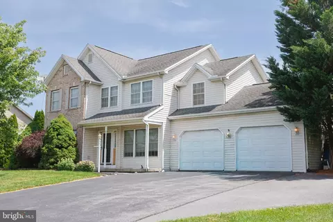 534 Carma Dr, Shippensburg, PA 17257