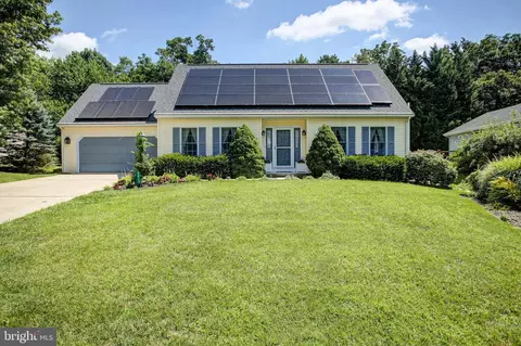 6819 Fairway Dr E, Fayetteville, PA 17222