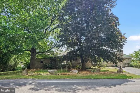 1042 Mercersburg Rd, Saint Thomas, PA 17252