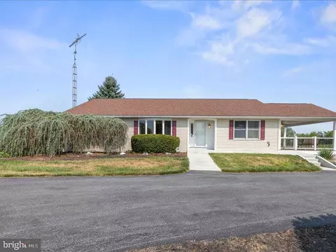 7246 Smith Rd, Chambersburg, PA 17201