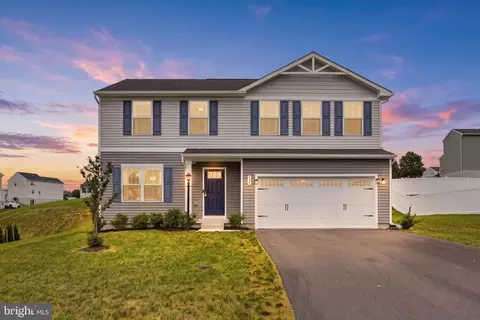 145 Peridot Dr, Chambersburg, PA 17202