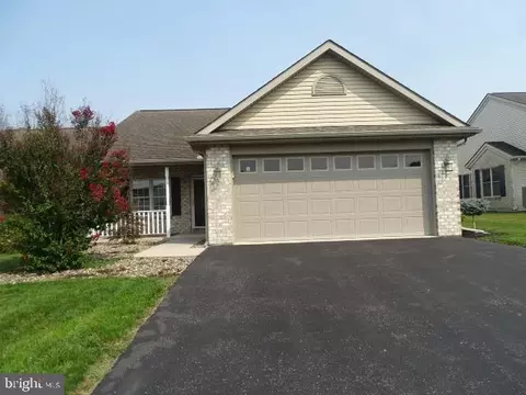170 Lantern Ln, Chambersburg, PA 17201