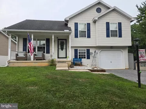 136 S Phillips Ave, Waynesboro, PA 17268