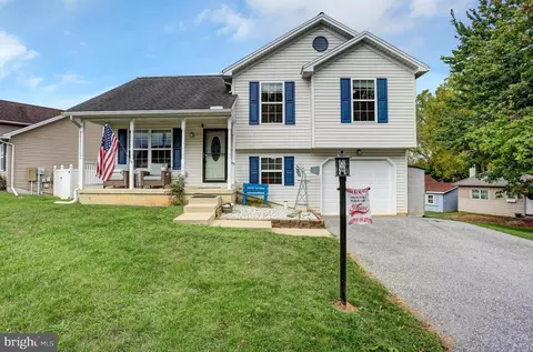 136 S Phillips Ave, Waynesboro, PA 17268