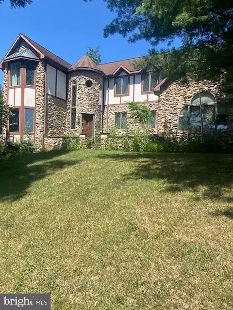 2013 Castlegreen Ct, Greencastle, PA 17225