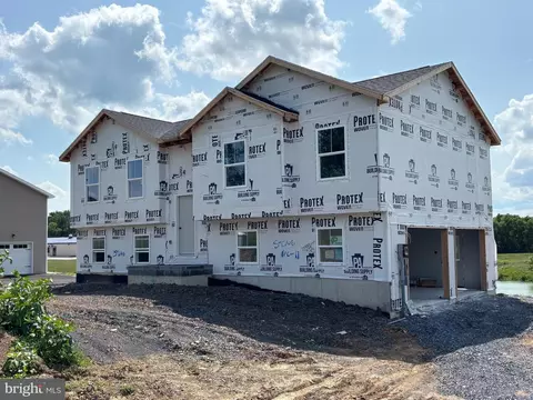 181 Meadowcreek Dr N, Chambersburg, PA 17202