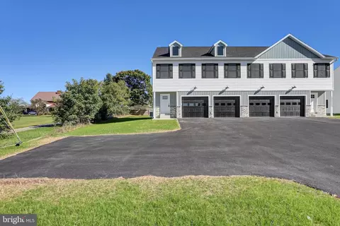 3617 Buchanan Trl W, Greencastle, PA 17225
