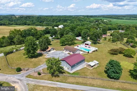 5140 Bino Rd, Greencastle, PA 17225