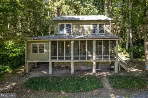 9856 Golf Course Rd, Fayetteville, PA 17222