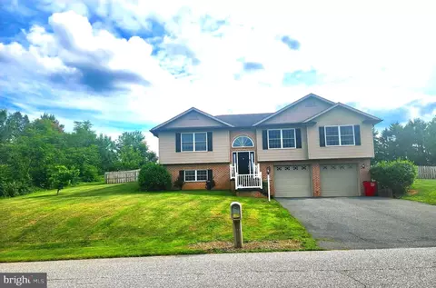 44 Vernon Dr, Chambersburg, PA 17202