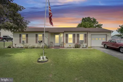 1123 Kessler Dr, Shippensburg, PA 17257