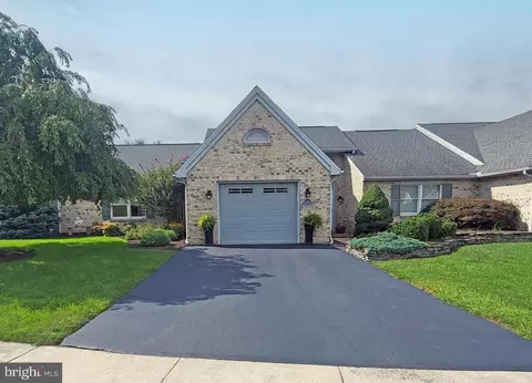 56 Sanibel Ln, Chambersburg, PA 17201