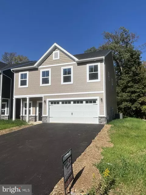 1079 Dianne Dr, Waynesboro, PA 17268