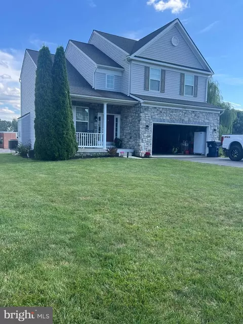 1046 Alandale Dr, Chambersburg, PA 17202