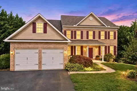 7946 Golf Vista Dr, Greencastle, PA 17225