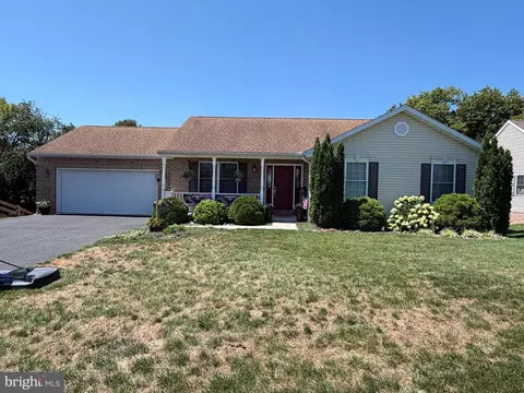 302 Frick Ave, Waynesboro, PA 17268