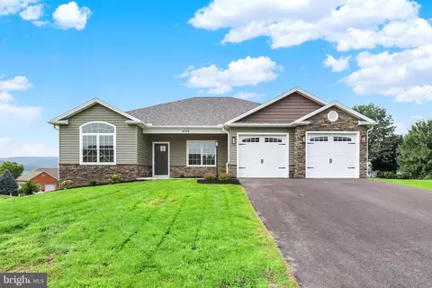 6358 Saucon Valley Dr, Fayetteville, PA 17222