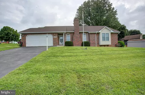 12920 Spring Aire Cir, Waynesboro, PA 17268