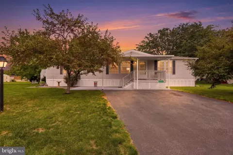 5613 Classic Ct, Fayetteville, PA 17222
