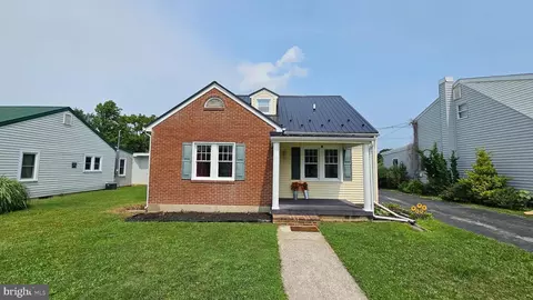 1137 Stanley Ave, Chambersburg, PA 17201