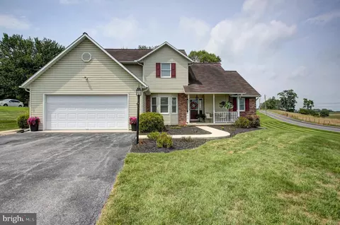 8612 Pa Harry Dr, Chambersburg, PA 17202