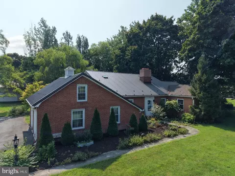 780 S Allison St, Greencastle, PA 17225