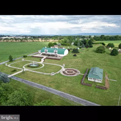 1032 Buchanan Trl E, Greencastle, PA 17225