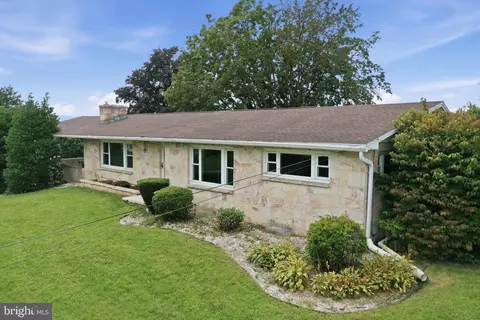 4560 Buchanan Trl E, Waynesboro, PA 17268