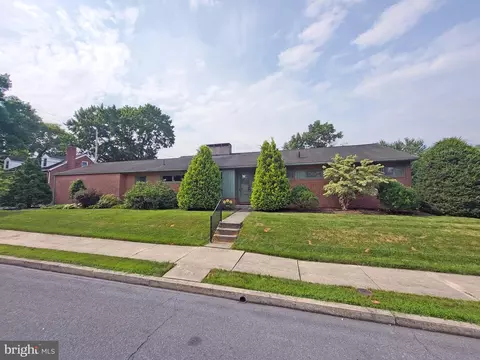 910 Nelson St, Chambersburg, PA 17201