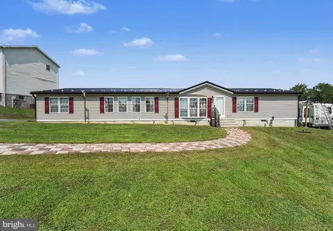 5957 Hager Rd, Greencastle, PA 17225