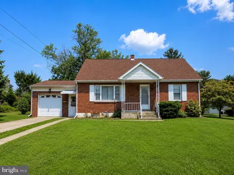 431 W Sixth St, Waynesboro, PA 17268