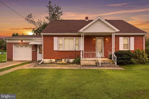 431 W Sixth St, Waynesboro, PA 17268