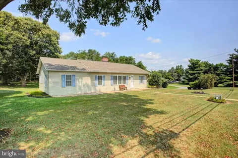 5881 Fort Loudon Rd, Mercersburg, PA 17236