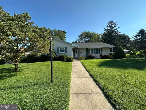 410 W Seventh St, Waynesboro, PA 17268