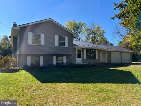 4759 Rocky Spring Rd, Chambersburg, PA 17201