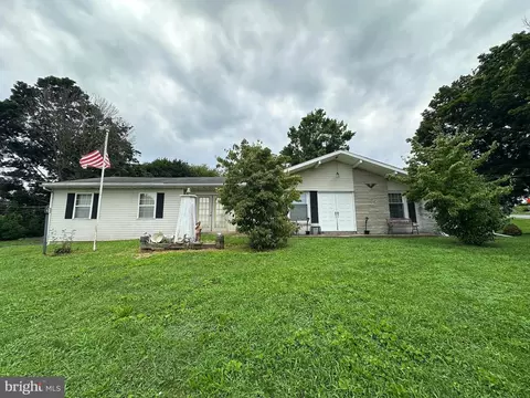 11539 Westminster Dr, Waynesboro, PA 17268