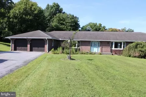 11715 Woodlea Dr, Waynesboro, PA 17268