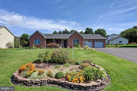 313 Bradley Ln, Shippensburg, PA 17257