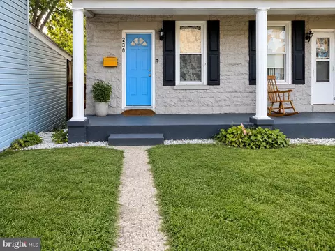 230 Ringgold St, Waynesboro, PA 17268