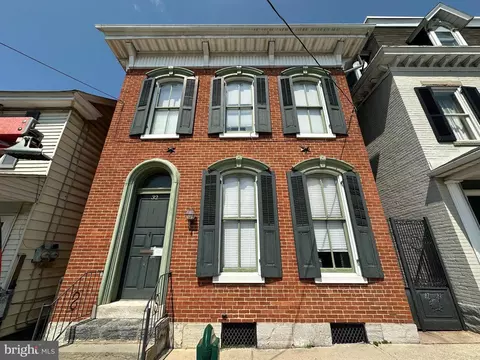 32 E Baltimore St, Greencastle, PA 17225
