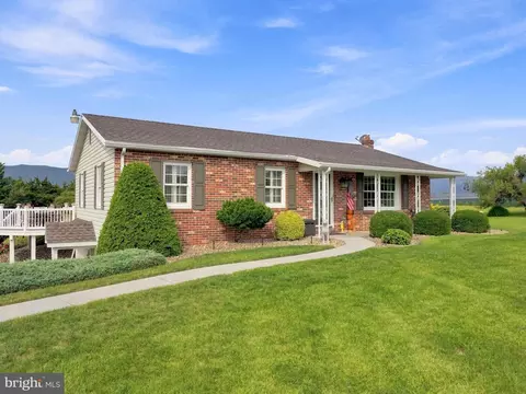 5721 Oakwood Dr, Mercersburg, PA 17236