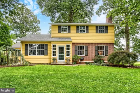 9554 Forest Ridge Rd, Shippensburg, PA 17257
