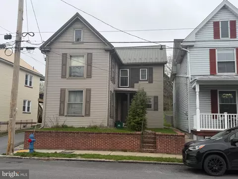 375 W Queen St, Chambersburg, PA 17201
