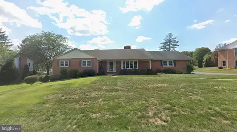 9130 Meadowbrook Dr, Waynesboro, PA 17268