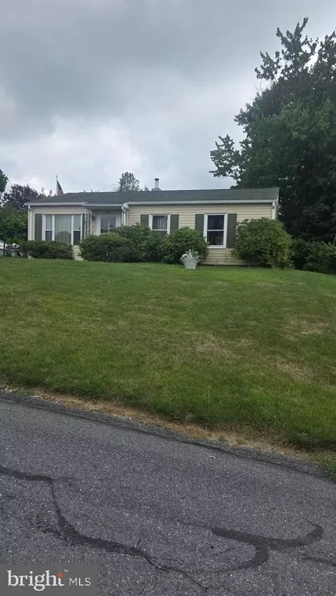 396 Westview Rd, Fayetteville, PA 17222
