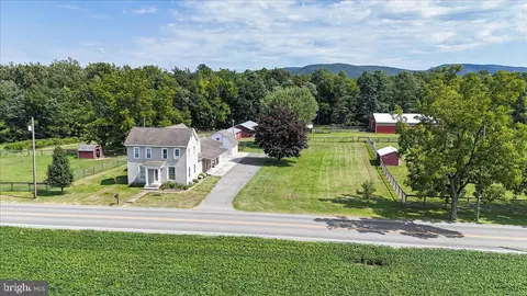 570 Woodstock Rd, Fayetteville, PA 17222