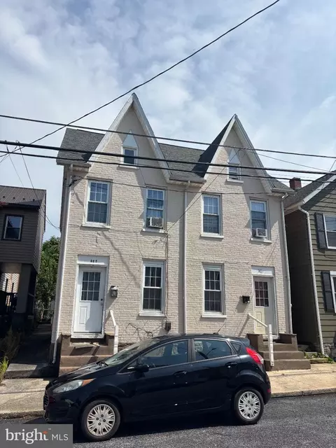 738 742 Fairground Ave, Chambersburg, PA 17201