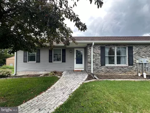 12657 Carol Ave, Greencastle, PA 17225